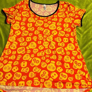 LuLaRoe Halloween Print Classic Tee Skulls Sz Large
